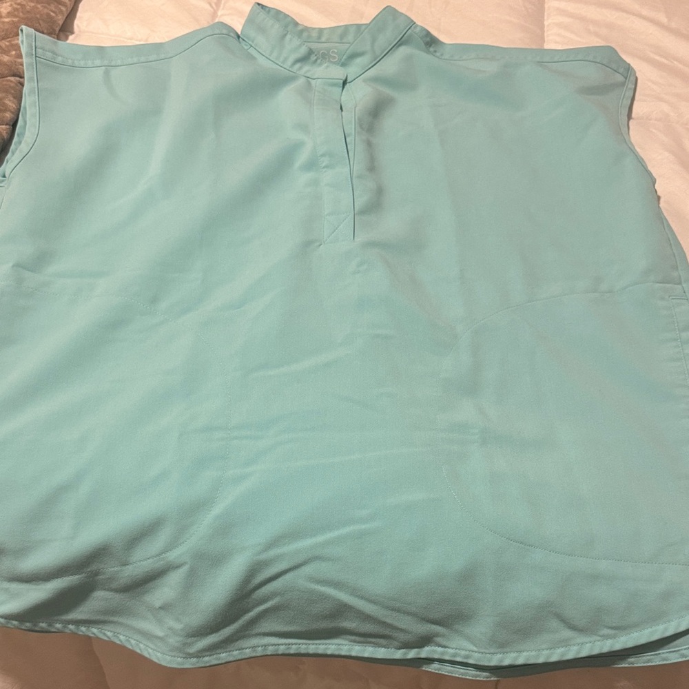 Figs Women's Top in Fresh Aqua